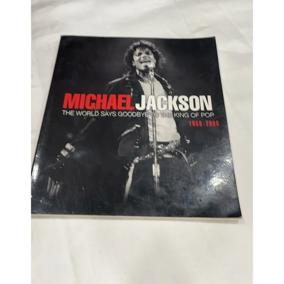 Other - Michael Jackson : The World Says Goodbye to the King of Pop Paper